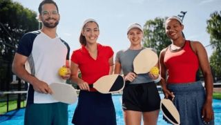 Pickleball Việt 'dậy sóng': Người chơi mặc đồ gym đầy gợi cảm, MXH bùng nổ tranh cãi
