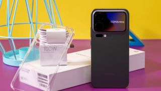 Mở hộp, trên tay Xiaomi 17 Pro Max: ‘Flagship 2 màn hình’ khiến iPhone 17 Pro Max phải dè chừng