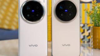 Mở hộp, trên tay vivo X300 Pro: Đại kình địch của Xiaomi 15 Ultra với camera tele 200MP cao cấp