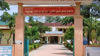 Vụ 40 học sinh nhập viện do ngộ độc thực phẩm: Hiệu trưởng trường ‘gặp biến’