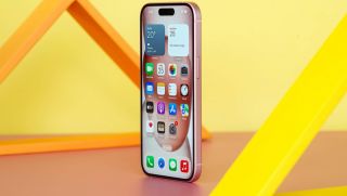 Đây là chiếc iPhone cam chéo, màn Dynamic Island, cổng USB-C giá rẻ nhất Việt Nam hiện nay