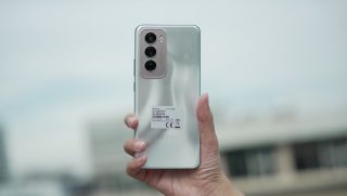 Đây là chiếc điện thoại OPPO giá hơn 8 triệu đáng mua nhất hiện nay, trang bị xịn chẳng kém Galaxy S25