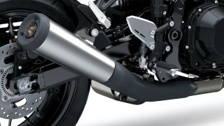 ‘Huyền thoại bóng đêm’ mới của Nhật chính thức ra mắt: Đẹp át vía Honda Winner R và Exciter, giá mềm