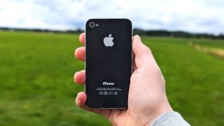 Nhìn lại chiếc iPhone có thiết kế đỉnh nhất của Apple hàng chục năm trước, iPhone 17 Pro Max chỉ còn là cái tên