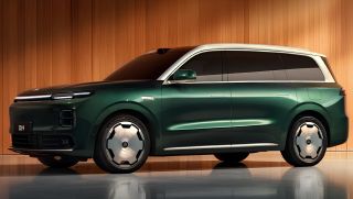 SUV cỡ lớn 724 mã lực thách thức Hyundai Palisade, pin 115 kWh, sạc 15 phút đi 350 km