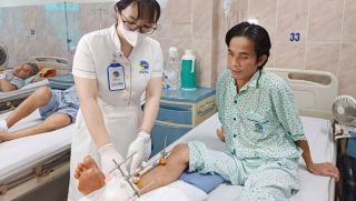 Cái kết bất ngờ của người đàn ông bị đứt lìa bàn chân khi vận hành máy cắt cỏ