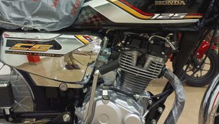 Tin xe máy 4/11: ‘Huyền thoại xe số’ 125cc mới của Honda về đại lý, thiết kế đỉnh, giá 23 triệu đồng