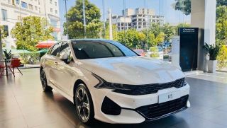 ‘Gạt giò’ Toyota Camry, Kia K5 hạ giá lăn bánh cực sâu nhờ ưu đãi ‘siêu khủng’ đầu tháng 11/2025