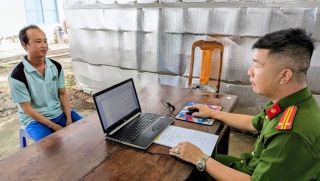 Chân dung đối tượng giở trò đồi bại với 2 bé gái cùng xóm rồi trả 200.000 đồng