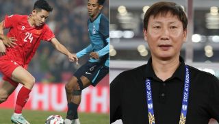 ĐT Việt Nam đối mặt khủng hoảng, HLV Kim Sang-sik đứng ngồi không yên trước trận gặp Lào