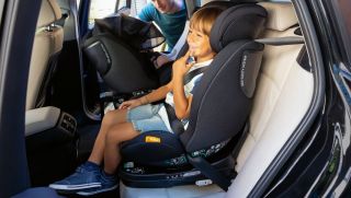Từ 2026, ô tô chở trẻ em bắt buộc có ghế an toàn: Thế nào mới là ghế đúng chuẩn theo quy định mới?