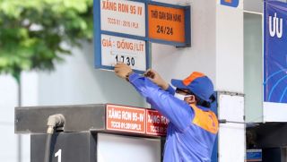 Giá xăng dầu hôm nay 13/11: Giá xăng dầu trong nước đồng loạt tăng, thế giới vẫn tiếp tục giảm