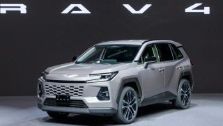 Toyota RAV4 2026 'đội giá' gần 4.000USD, nhiều khách hàng cân nhắc lựa chọn khác