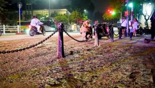 Hà Nội: Lời khai gây bất ngờ của tài xế xe tải làm rơi bùn khiến nhiều người ngã