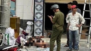 Hiện trường nam công nhân bị điện giật khi thi công bảng hiệu ở TPHCM: Tình trạng hiện tại đáng lo