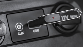 4 thiết bị tuyệt đối không cắm vào cổng USB ô tô: Tưởng tiện nhưng dễ ‘toang’ hệ thống điện