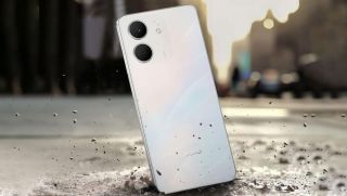 OPPO sắp mở bán smartphone giá rẻ kèm pin trâu 6500 mAh, có màn 120Hz ngang cơ iPhone 17