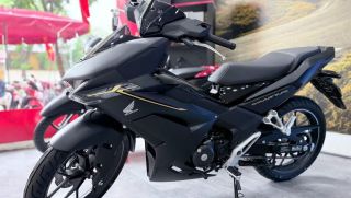 Bảng giá xe Honda Winner R 2026 cuối tháng 11/2025 giảm cực mạnh: 'Gây khó dễ' Exciter 155 vì quá rẻ