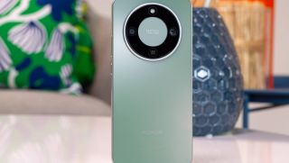 Đây là chiếc điện thoại tầm trung có camera xịn như Galaxy S Ultra, pin trâu top 1 phân khúc