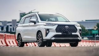 Giá xe Toyota Veloz Cross đầu tháng 12/2025 ở mức cực kỳ cạnh tranh, ‘soán ngôi’ Mitsubishi Xpander
