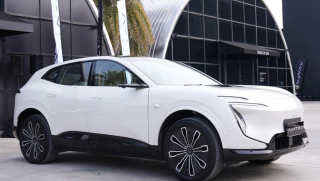 SUV hạng sang 590 mã lực ‘đe nẹt’ Mercedes-Benz GLC: Giá chỉ gần 1,4 tỷ đồng, công nghệ ngập tràn