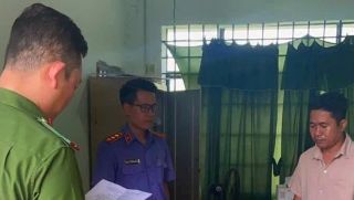 Danh tính cán bộ Lâm Đồng chiếm đoạt 500 triệu đồng tiền hỗ trợ lũ lụt của dân vừa bị bắt khẩn cấp