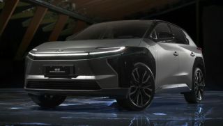 Toyota bZ4X ‘đốt nóng’ đường đua SUV điện: Thiết kế hiện đại, vận hành 570 km, giá từ 1,2 tỷ đồng
