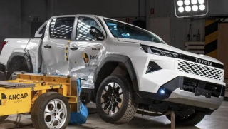 Toyota Hilux 2026 đạt 5 sao ANCAP: Bán tải Nhật sẵn sàng về Việt Nam, điểm an toàn gây chú ý