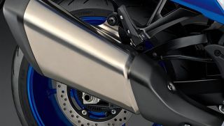 Suzuki chính thức ra mắt ‘huyền thoại côn tay’ mới đẳng cấp hơn Honda Winner R, có ABS, giá hấp dẫn