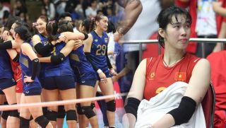 Hụt HCV SEA Games đầy tranh cãi, tuyển bóng chuyền nữ Việt Nam tiếp tục bị chủ nhà Thái Lan làm khó