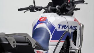 Tin xe trưa 16/12: Ra mắt ‘vua côn tay’ mới của Honda với giá rẻ, xịn hơn Winner R và Exciter