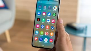 Đây là chiếc Galaxy S cao cấp giá hơn 10 triệu đáng mua nhất hiện nay, AI toàn diện vượt mặt iPhone 17