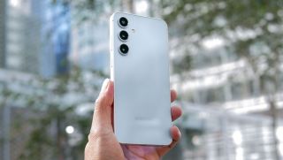 Đây là vua AI giá rẻ từ Samsung, giá tầm trung nhưng không lép vế trước iPhone 17