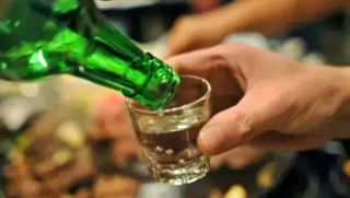 Sau bữa rượu gia đình, một người tử vong: Bộ Y tế khẩn cấp vào cuộc làm rõ nguồn rượu ở Hải Phòng