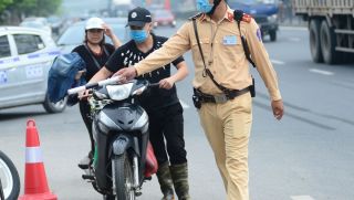 Bằng lái xe hết điểm vì vi phạm giao thông, vẫn chạy xe bị phạt lên đến 20 triệu đồng