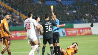 Cựu sao ĐT Việt Nam có hành động gây phẫn nộ, HAGL duy trì thành tích bất bại ở giải Tứ hùng