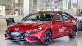Bảng giá lăn bánh Hyundai Elantra cuối tháng 12/2025: Rẻ ‘chạm đáy’, quyết đấu Mazda3 và Kia K3
