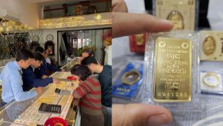 Giá vàng chốt phiên 25/12 đảo chiều sau khi lập đỉnh, SJC neo cao, vàng thế giới bất ngờ hạ nhiệt vì chốt lời