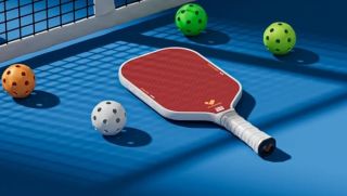 Chồng sững sờ phát hiện vợ ngoại tình nhờ 1 dấu hiệu lạ trên chiếc vợt Pickleball