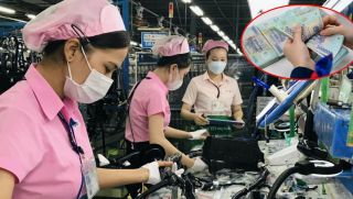 Nghỉ lễ 4 ngày nhưng vẫn đi làm xuyên Tết: Lương thưởng dịp Tết Dương lịch khiến nhiều người bất ngờ