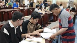 Dù đã ra trường, sinh viên sư phạm vẫn chưa nhận tiền hỗ trợ sinh hoạt, nhà trường nói gì?