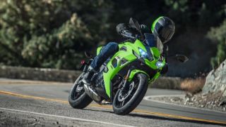 Tin xe hot 31/12: Ra mắt ‘vua côn tay’ mới đẳng cấp hơn Honda Winner R và Yamaha Exciter, giá cực rẻ