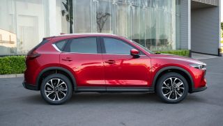 Giá Mazda CX-5 lăn bánh đầu tháng 1/2026: Hoàn toàn lấn át Honda CR-V, ‘xưng vương’ phân khúc cỡ C