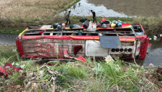 Vụ xe khách chở 25 người ở Sơn La bị lật nghiêng, biến dạng: Tình hình các hành khách trên xe