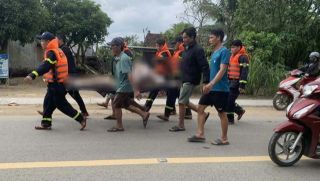 Nhảy xuống sông Ba cứu người say rượu, người đàn ông đánh đổi cả mạng sống