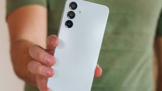 Giá Galaxy A16 giảm sâu dưới 3 triệu, smartphone Android bán chạy nhất thế giới siêu rẻ ở Việt Nam