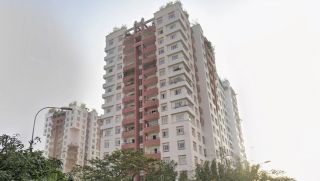 Thân thế của người đàn ông tử vong bất thường trước chung cư ở TP.HCM, hiện trường gây ám ảnh