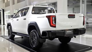 Điểm tin ô tô 10/1: Toyota Hilux 2026 chốt ngày ra mắt, cập nhất giá xe Isuzu tháng 1/2026