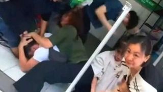 Hai chủ cửa hàng ở Nha Trang đánh nhau dã man rồi bị khách nước ngoài quay video, hé lộ nguồn cơn