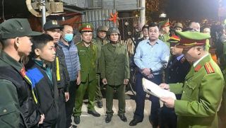 Vụ cố chiếm giữ 500 triệu đồng chuyển khoản nhầm: Không thể dừng lại ở việc phạt hành chính!